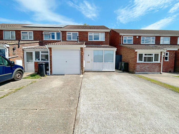 3 Bedroom End Of Terrace House For Sale In Moreton Road, Bournemouth, BH9