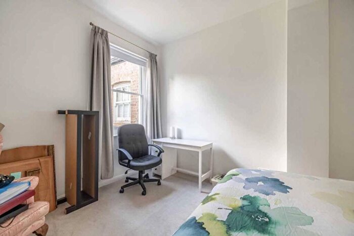 2 Bedroom Apartment For Sale In Wexham Road, Wexham, Slough, SL2