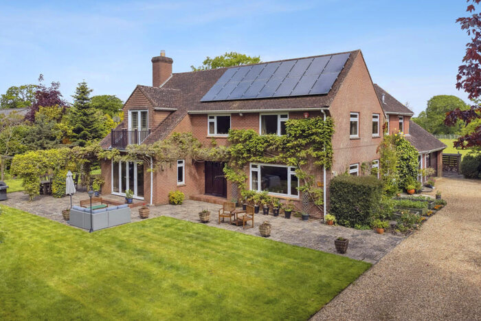 4 Bedroom Detached House For Sale In Wilverley Road, Wootton, Hampshire, BH25