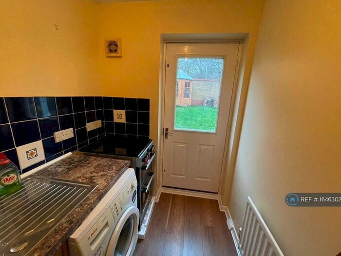 Studio To Rent In Thornton Drive, Colchester, CO4