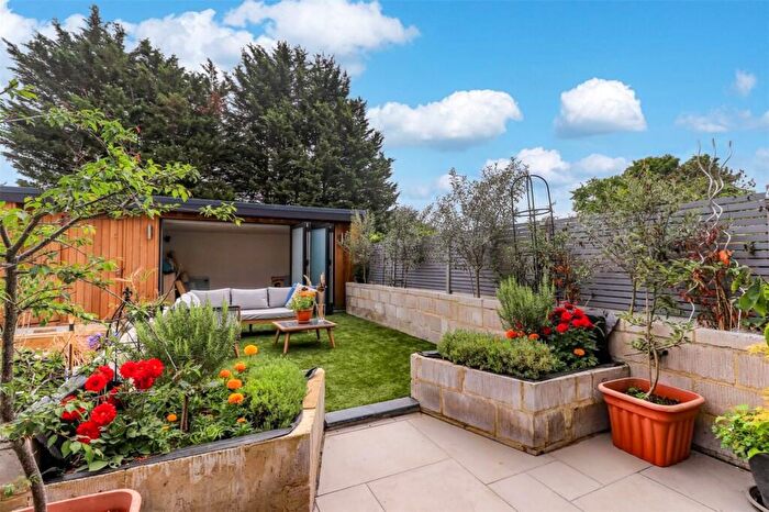5 Bedroom Semi-Detached House For Sale In Carnarvon Avenue, Enfield, EN1