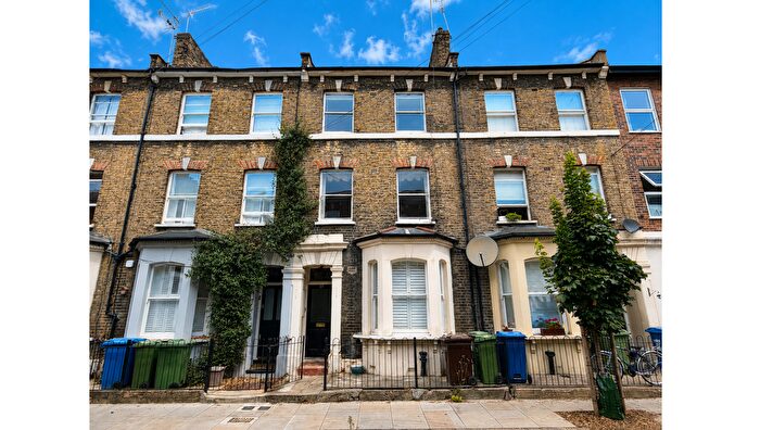 3 Bedroom Flat For Sale In B Charleston Street, Walworth, London, SE17