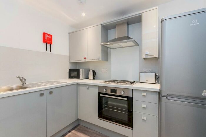 2 Bedroom Flat To Rent In Upper Grove Place, Fountainbridge, Edinburgh, EH3