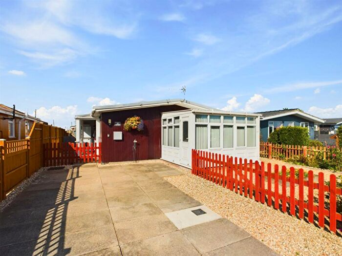 2 Bedroom Detached Bungalow For Sale In Grace Crescent, Anderby Creek, PE24