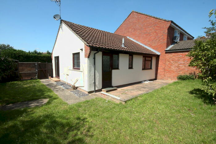 2 Bedroom Semi-Detached Bungalow To Rent In Jenner Mead, Chelmsford, CM2
