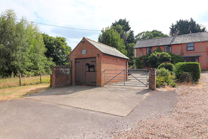 4 Bedroom Semi-Detached House For Sale In Bury Farm House, Sharpenhoe Road, Streatley, Bedfordshire, LU3
