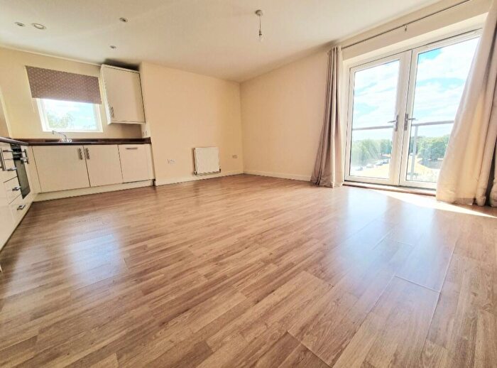 2 Bedroom Apartment To Rent In Noble Court, SG1