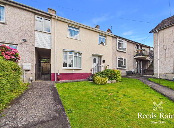 3 Bedroom Mid Terraced House For Sale In Drumadoon Drive, Belfast, BT16