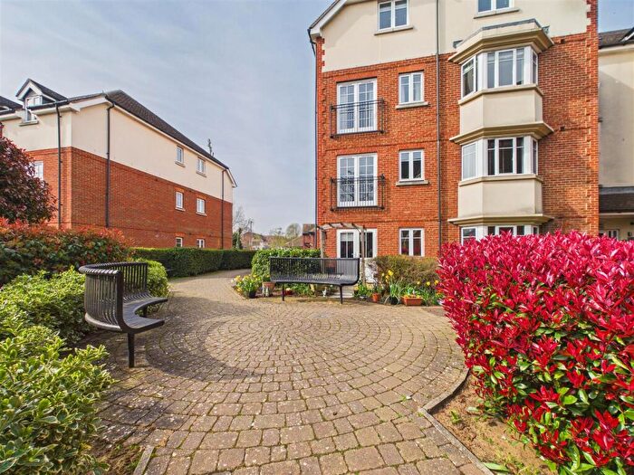 2 Bedroom Flat To Rent In Peppermint Road, Whinbush Road, Hitchin, SG5