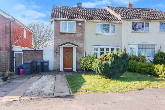 3 Bedroom Semi-Detached House For Sale In Lindridge Road, Sutton Coldfield, B75