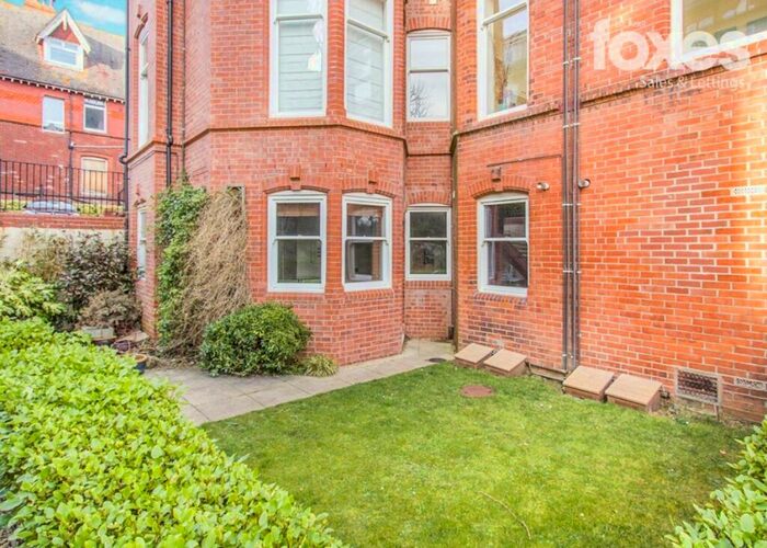 2 Bedroom Apartment To Rent In Pirbright House, West Cliff Gardens, Bournemouth, Dorset, BH2