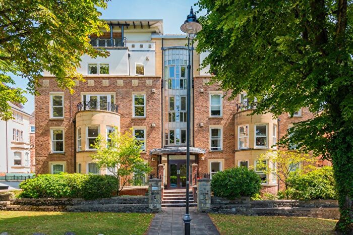 3 Bedroom Flat For Sale In The Avenue, Clifton, Bristol, BS8