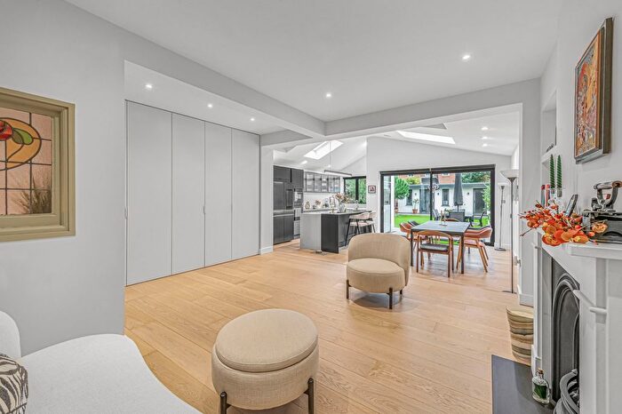 4 Bedroom Semi-detached House For Sale In Dysart Avenue, Kingston Upon Thames, KT2