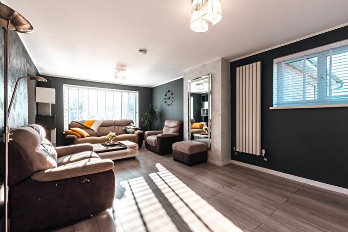 6 Bedroom Semi-Detached House For Sale In Cheriton Avenue, Southampton, Hampshire, SO18