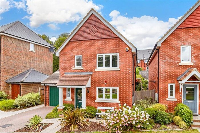 3 Bedroom Detached House For Sale In The Holt, Haywards Heath, West Sussex, RH16