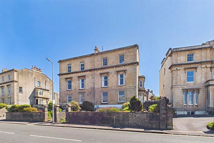 2 Bedroom Flat For Sale In Elton Road, Clevedon, BS21