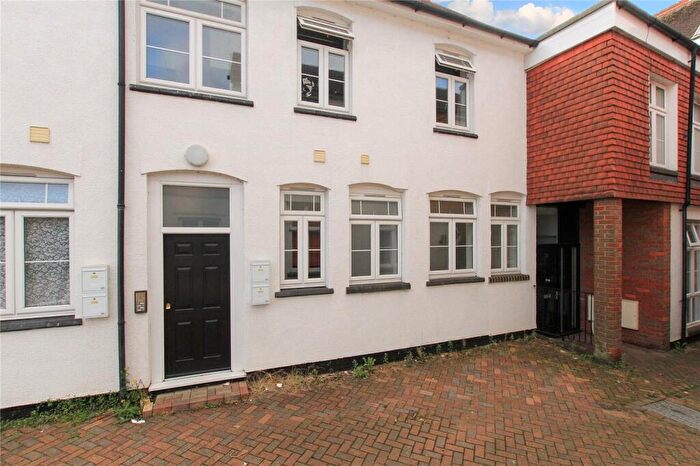1 Bedroom Apartment To Rent In The Broadway, Chesham, HP5