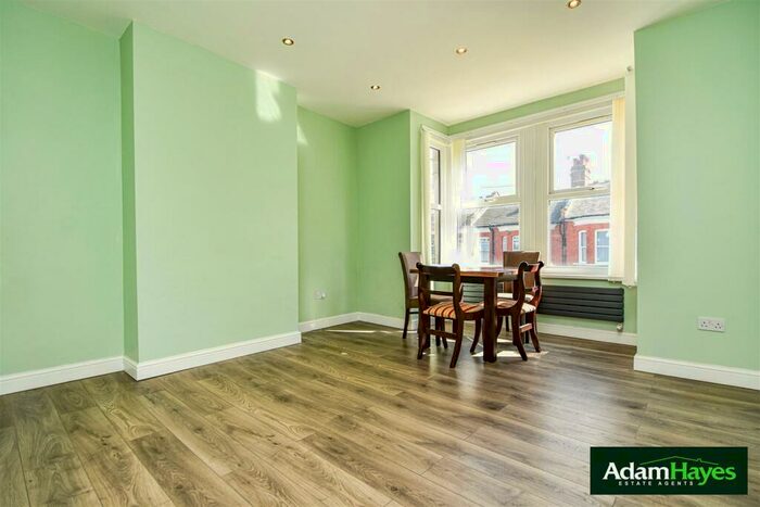 2 Bedroom Apartment To Rent In Churchfield Avenue, North Finchley, N12