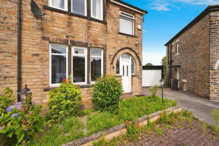 3 Bedroom Semi-Detached House For Sale In Savile Drive, Halifax, HX1