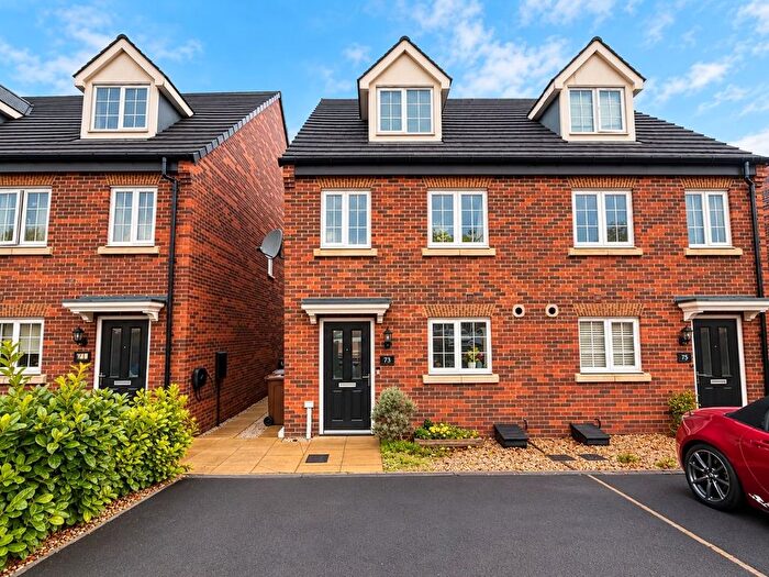 3 Bedroom Semi Detached House To Rent In Silkstone Road, Featherstone, Pontefract, WF7