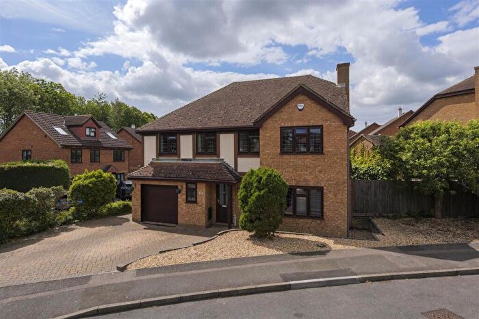 4 Bedroom Detached House For Sale In Shepherds Gate Drive, Weavering, ME14