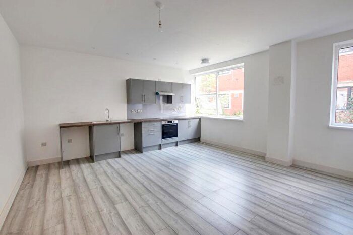 2 Bedroom Flat To Rent In Windsor Road, Trowbridge, BA14