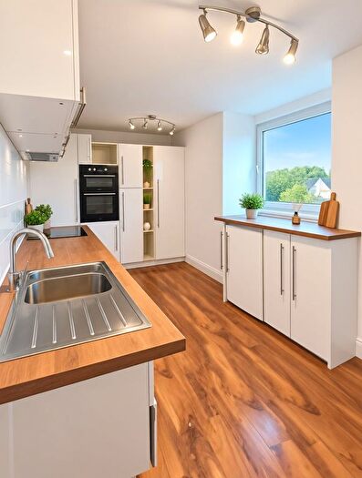 3 Bedroom Property To Rent In Ravensbourne Park Crescent, London, SE6