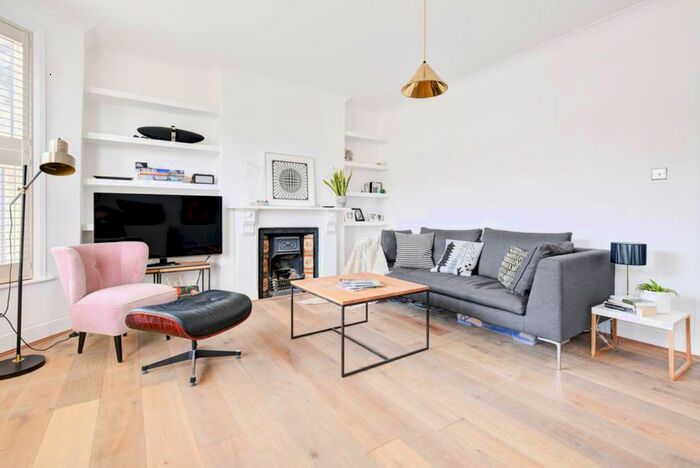2 Bedroom Flat To Rent In Dagmar Gardens, Kensal Rise, London, NW10