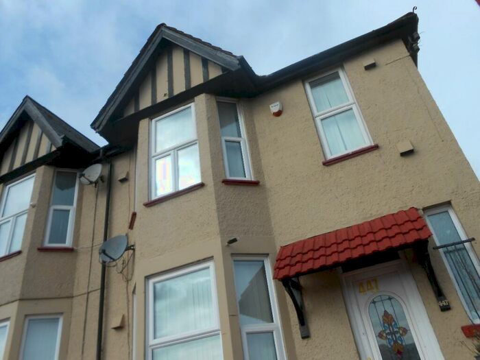 3 Bedroom Semi-Detached House To Rent In Newport Road, Cardiff, CF24