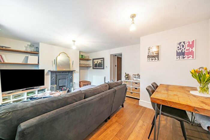2 Bedroom Flat For Sale In Devonshire Road, Forest Hill, SE23