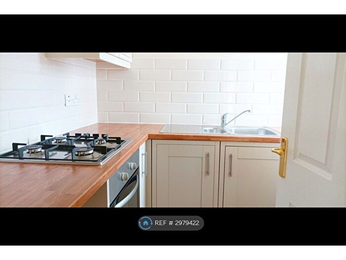 1 Bedroom Flat To Rent In Princess Court, Burton-On-Trent, DE14