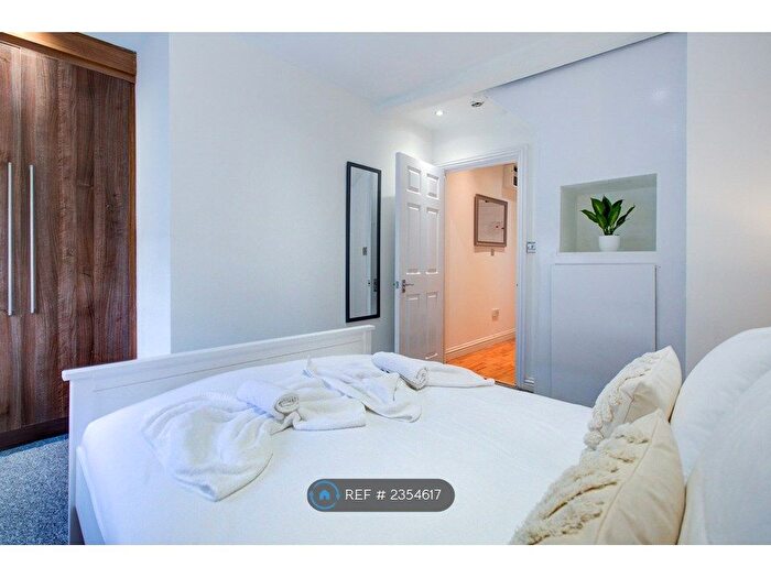 1 Bedroom Flat To Rent In High Street, Brentwood, CM14