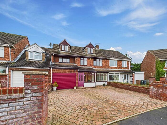 5 Bedroom Semi Detached House For Sale In Horsley Avenue, Shiremoor, NE27