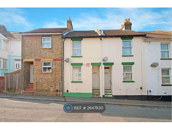 3 Bedroom Terraced House To Rent In Charter Street, Chatham, ME4