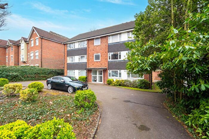 2 Bedroom Apartment For Sale In Overton Road, Sutton, SM2