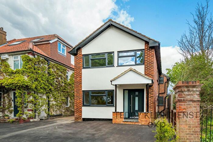 4 Bedroom Detached House For Sale In Summer Road, Thames Ditton, KT7
