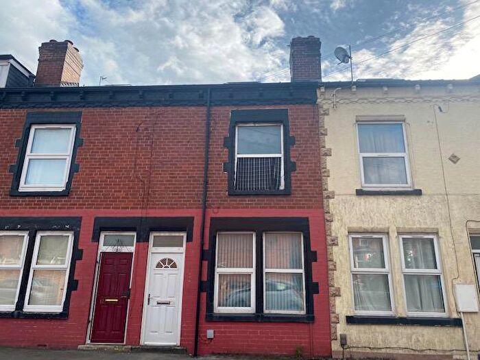 1 Bedroom Flat To Rent In Cross Green Avenue, Leeds, West Yorkshire, LS9