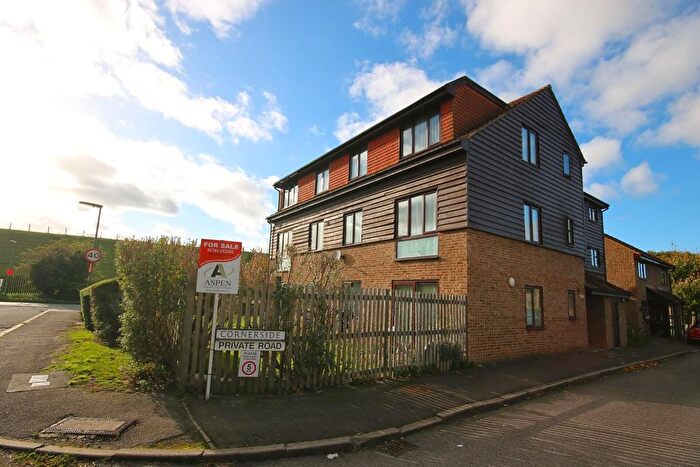 1 Bedroom Flat For Sale In Cornerside, Ashford, TW15