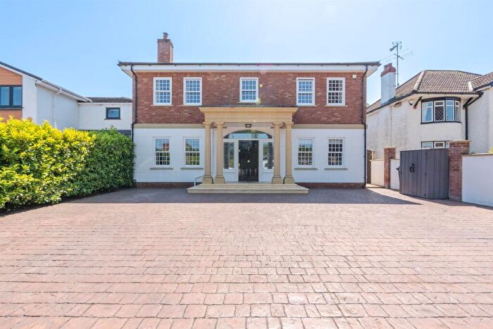 4 Bedroom Detached House To Rent In Bath Road, Saltford, Bristol, BS31