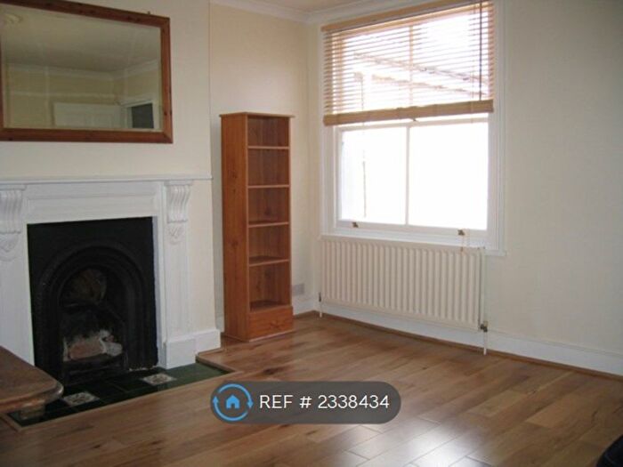 1 Bedroom Flat To Rent In Foxbourne Road, London, SW17