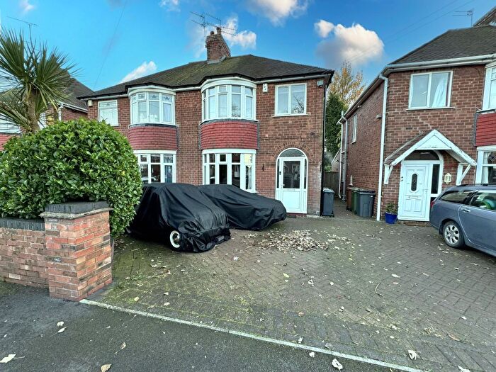3 Bedroom Semi-Detached House To Rent In Somerset Road, Willenhall, WV13