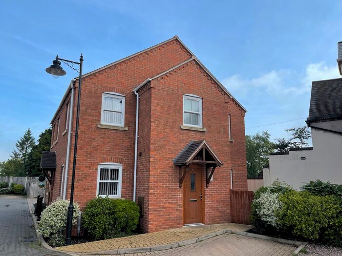 2 Bedroom Semi-Detached House To Rent In Bridge House Close, Atherstone, CV9