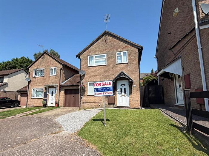 3 Bedroom Link Detached House For Sale In Puzzle Close, Bream, Lydney, GL15