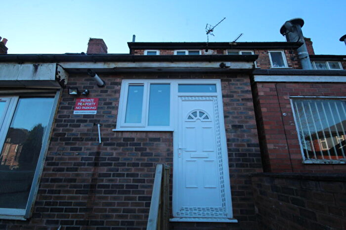 1 Bedroom Flat To Rent In Davyhulme Road East, M32