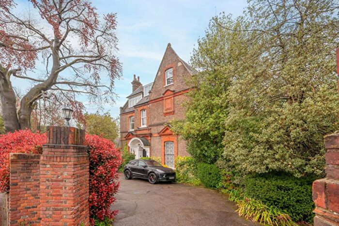 3 Bedroom Flat For Sale In West Heath Road, Hampstead, London, NW3