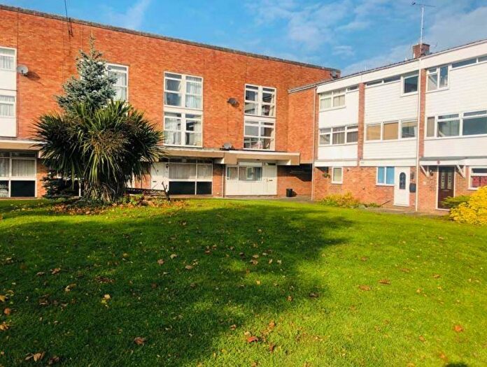 Apartment To Rent In Colleton Drive, Twyford, RG10