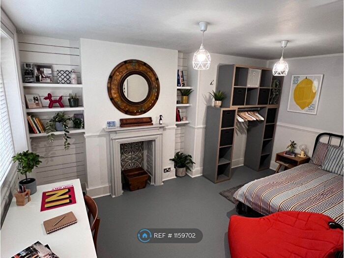 2 Bedroom End Of Terrace House To Rent In Dolben Street, London, SE1