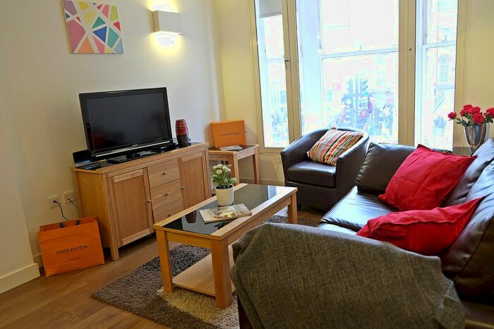 1 Bedroom Property To Rent In Bishopsgate, London EC2M