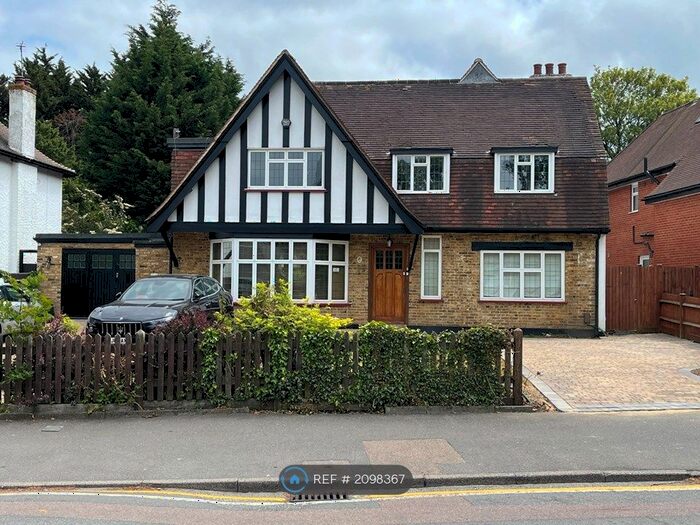 4 Bedroom Detached House To Rent In Lovibonds Avenue, Kent, BR6