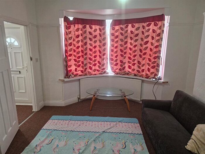 3 Bedroom Terraced House To Rent In Bycroft Road, Southall, UB1